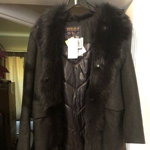 Nice 3/4 length women’s bomber with fox fur hood